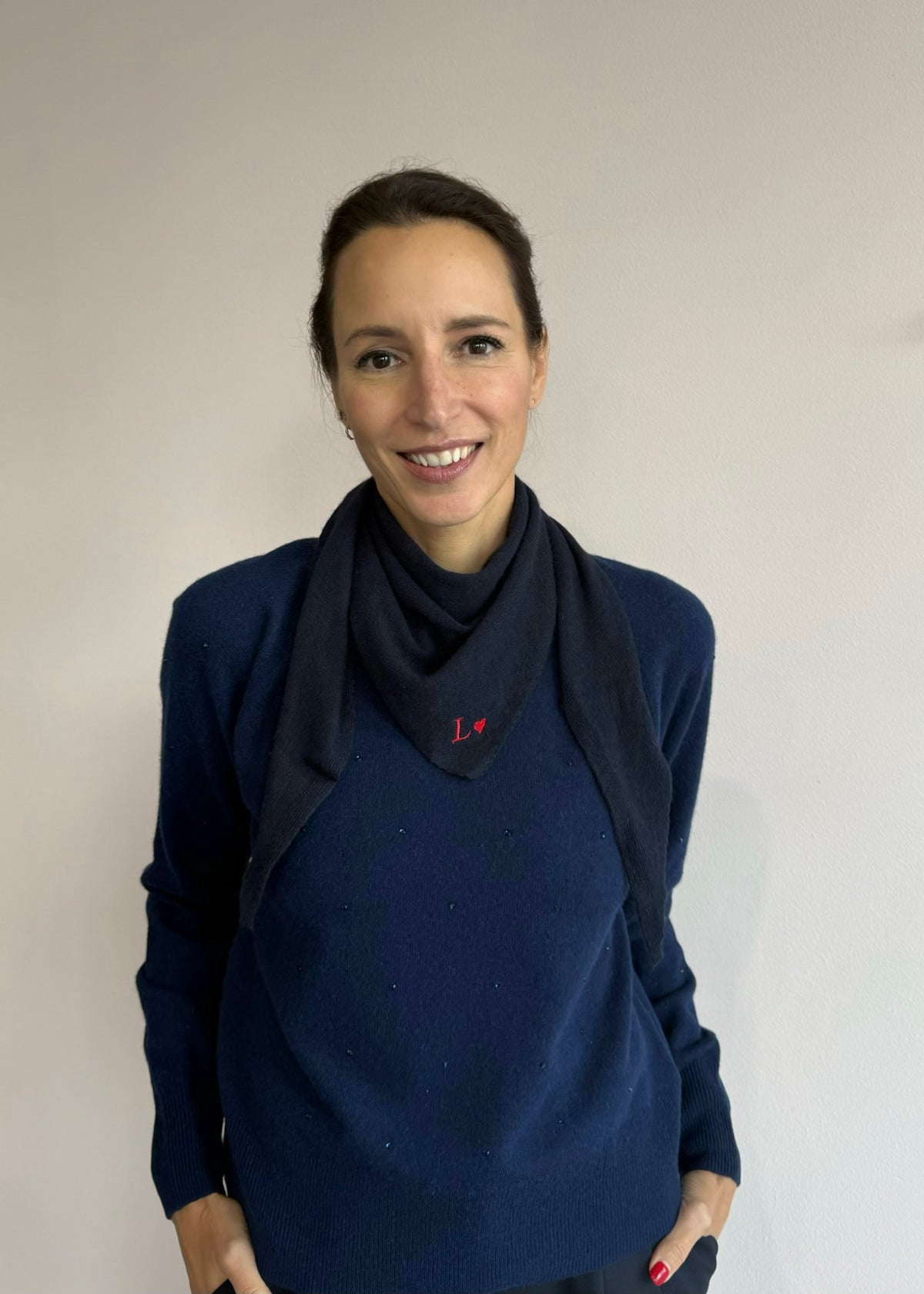 Dreiecksschal Bordeaux personalisiert