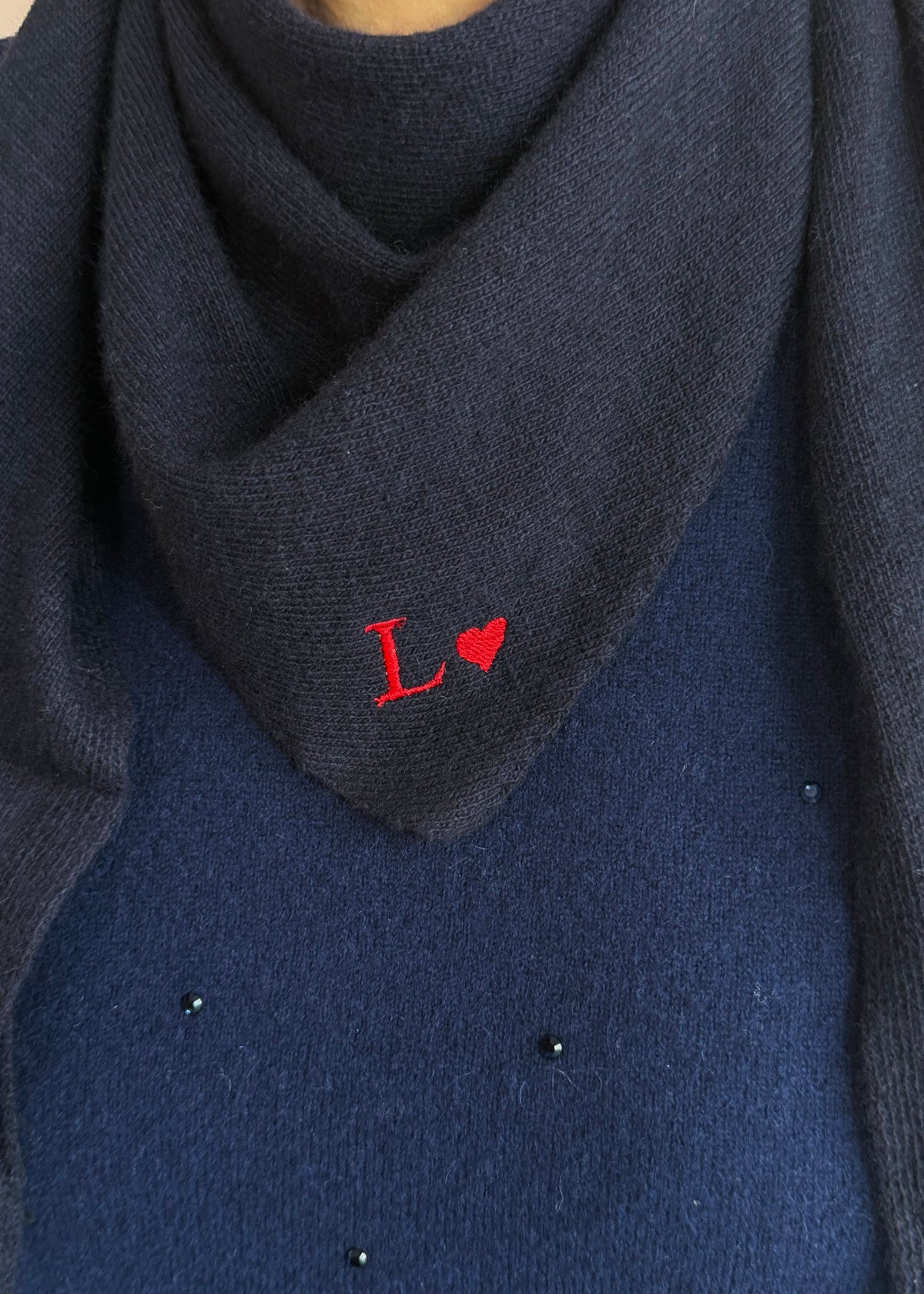 Dreiecksschal Bordeaux personalisiert