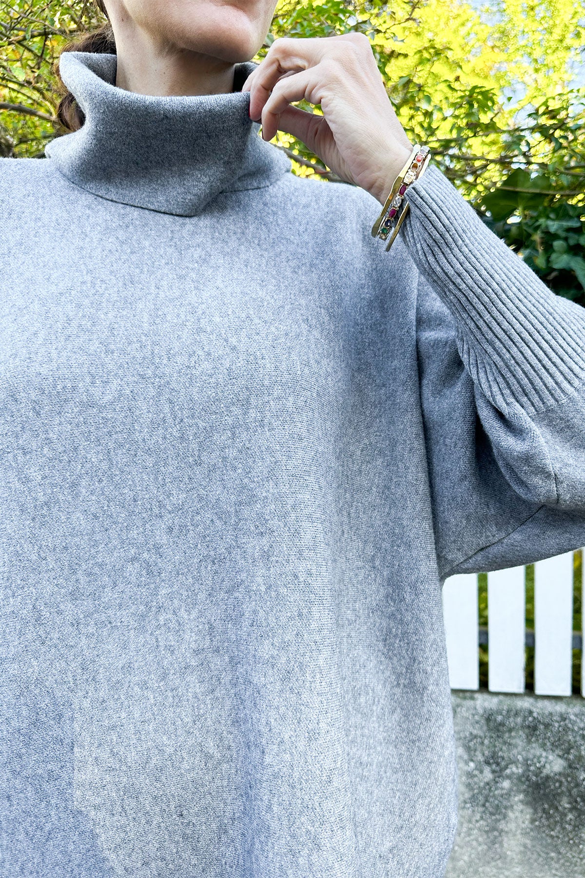 Oversize Pullover aus Viskose-Knit Grau