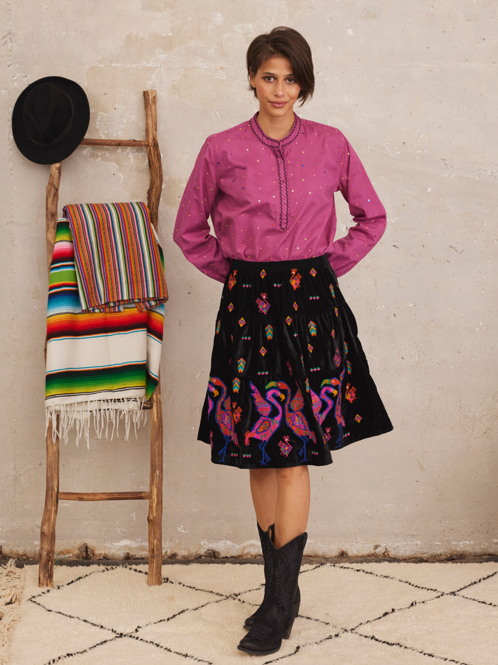 Boxwood Skirt Crane Embroidery SCHWARZ