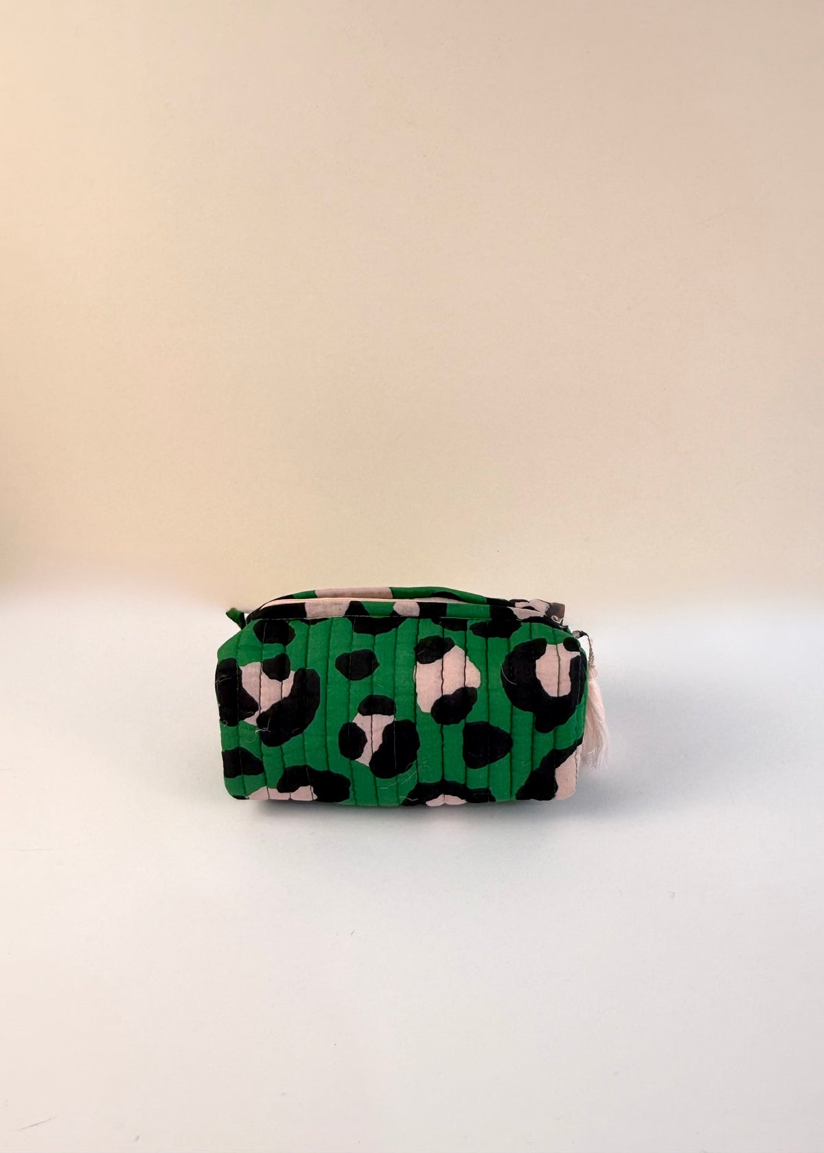 Kosmetik Tasche S gesteppt 'Leo-Grün'