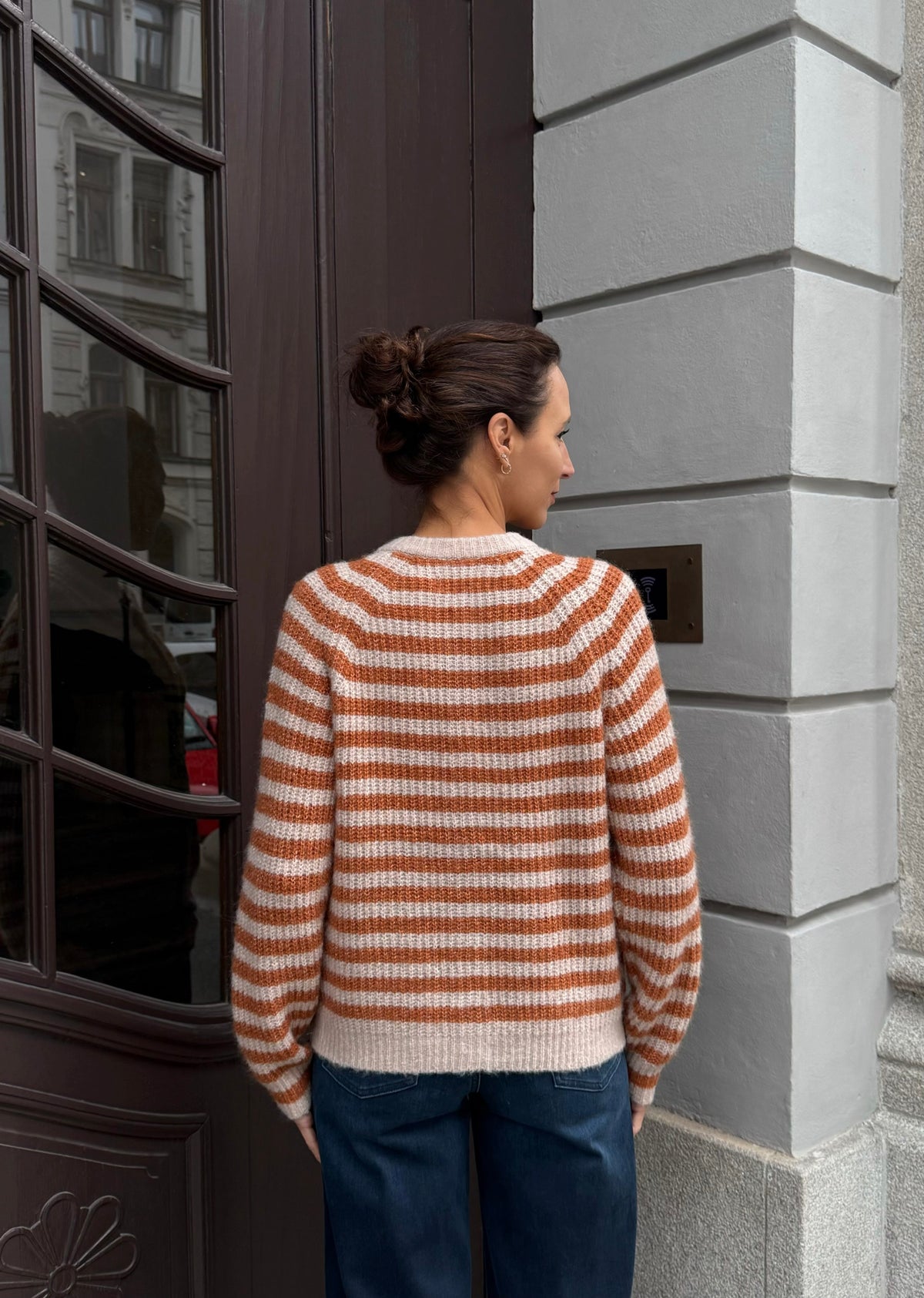 Strickjacke mit Schmuckknöpfen &#39;Orange-Beige&#39;