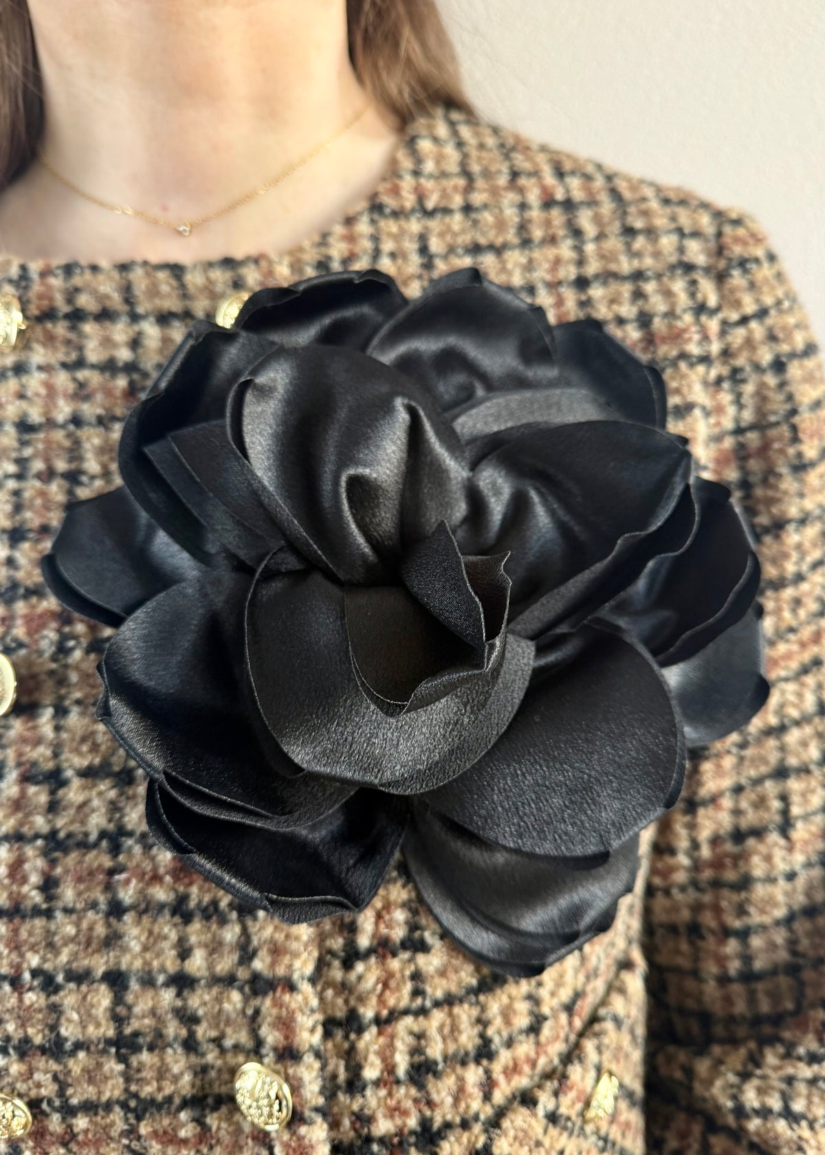 XL-Brosche Satin-Blüte 'Schwarz'