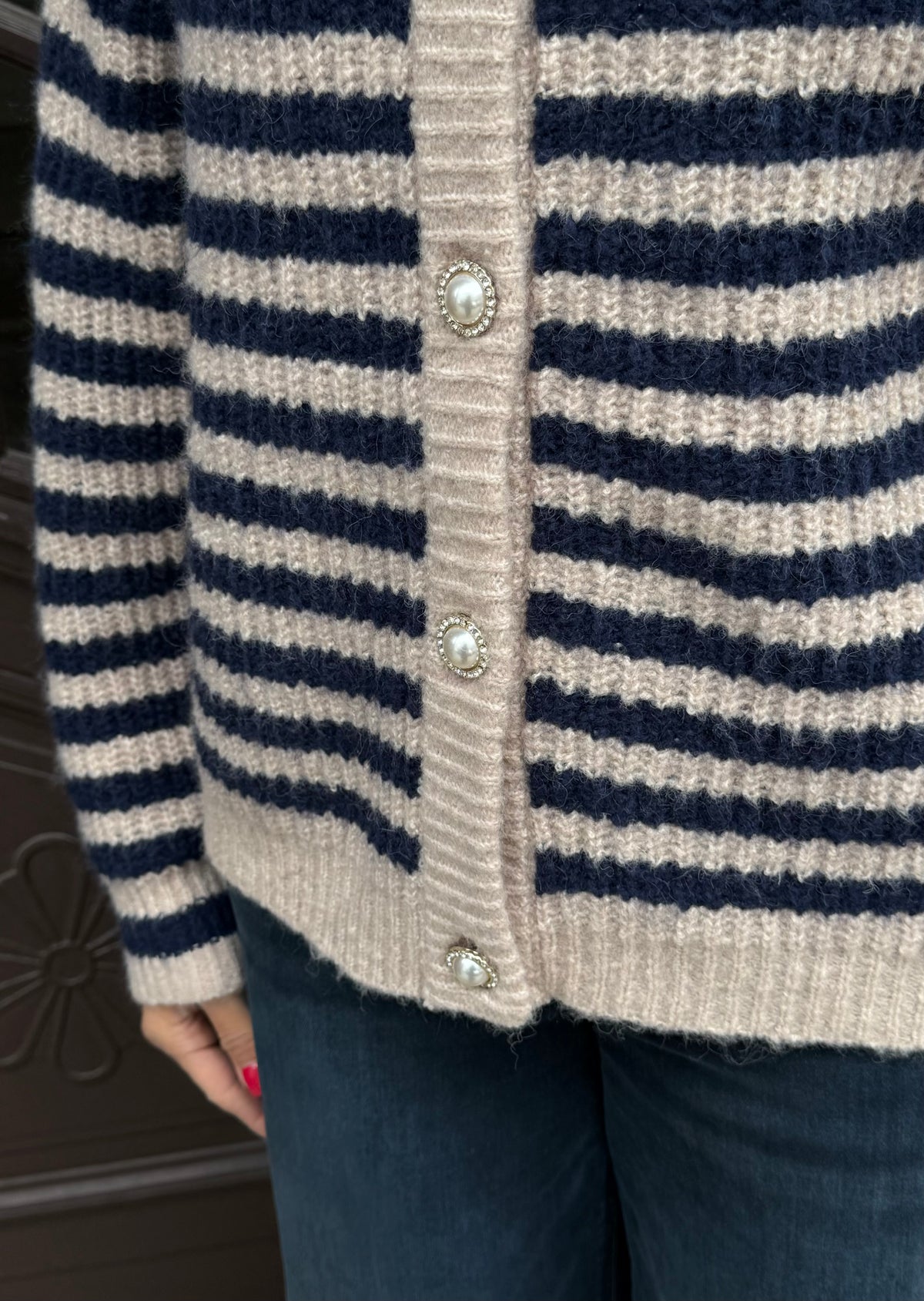 Strickjacke mit Schmuckknöpfen &#39;Navy-Beige&#39;