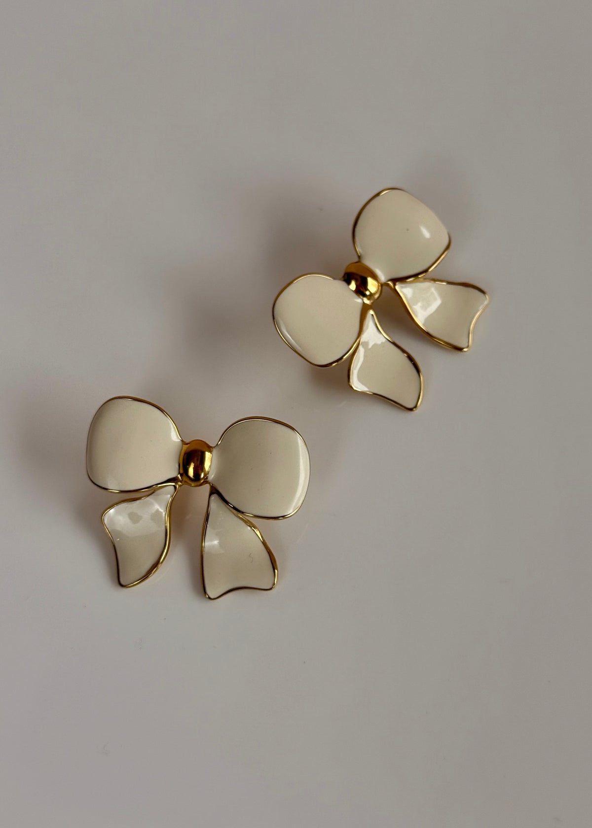 Ohrringe 'Schleife' Weiß