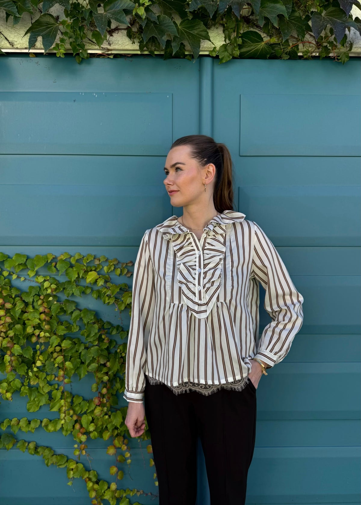 Bluse mit Volant &#39;Creme&#39;