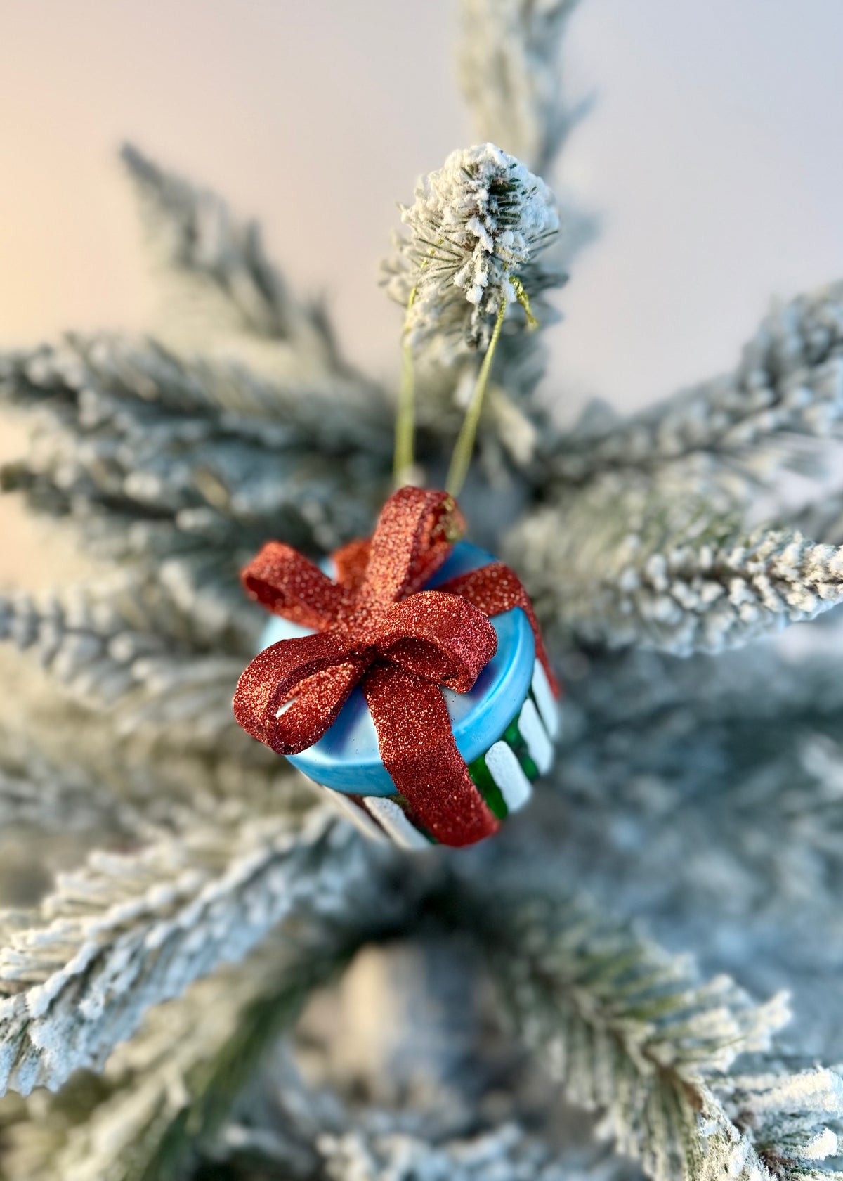 Christbaumanhänger 'Geschenk'