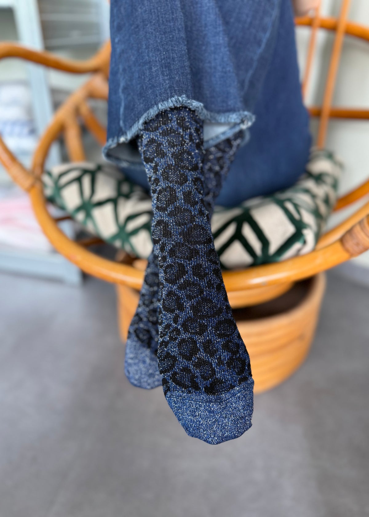 Socken mit Lurex &#39;Leo-Blau&#39;