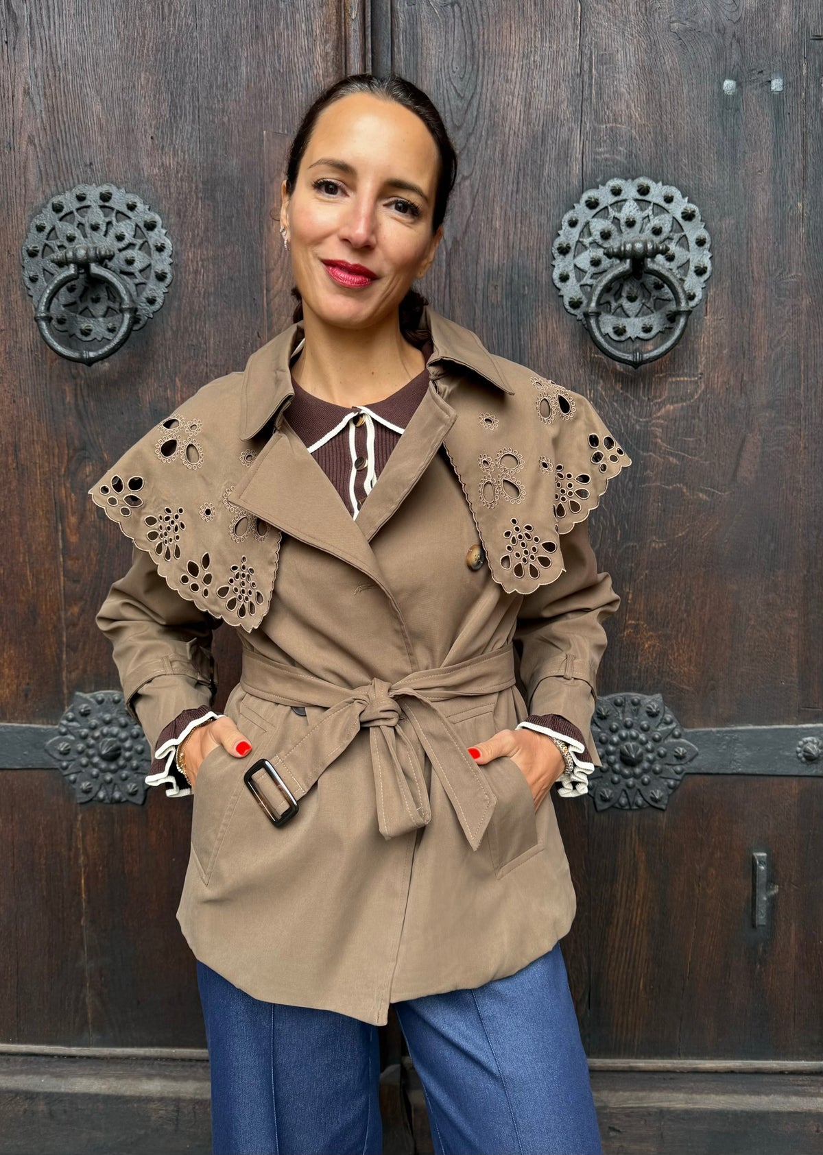 Trenchjacke mit Spitze