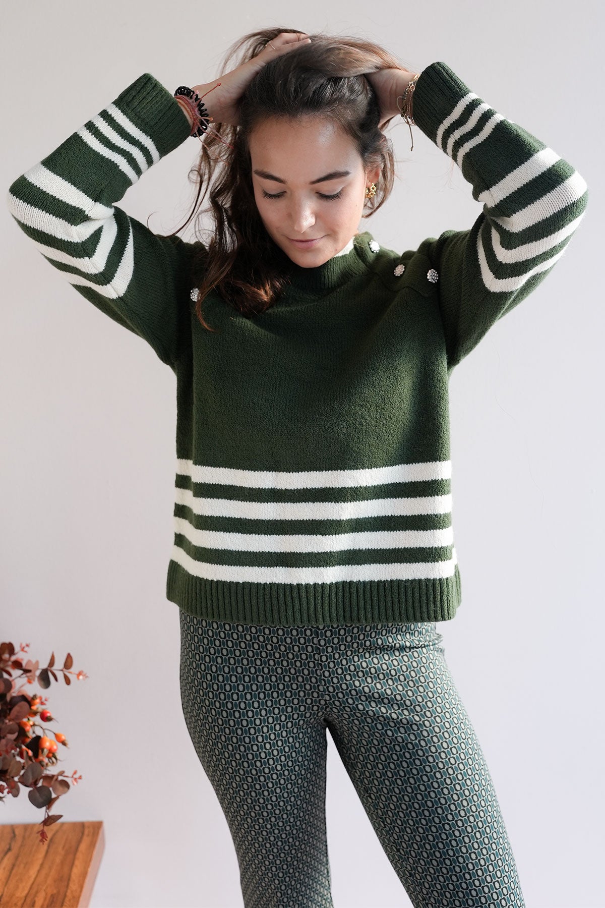Designer Pullover aus Paris mit Streifen und Glitzer Knöpfen
