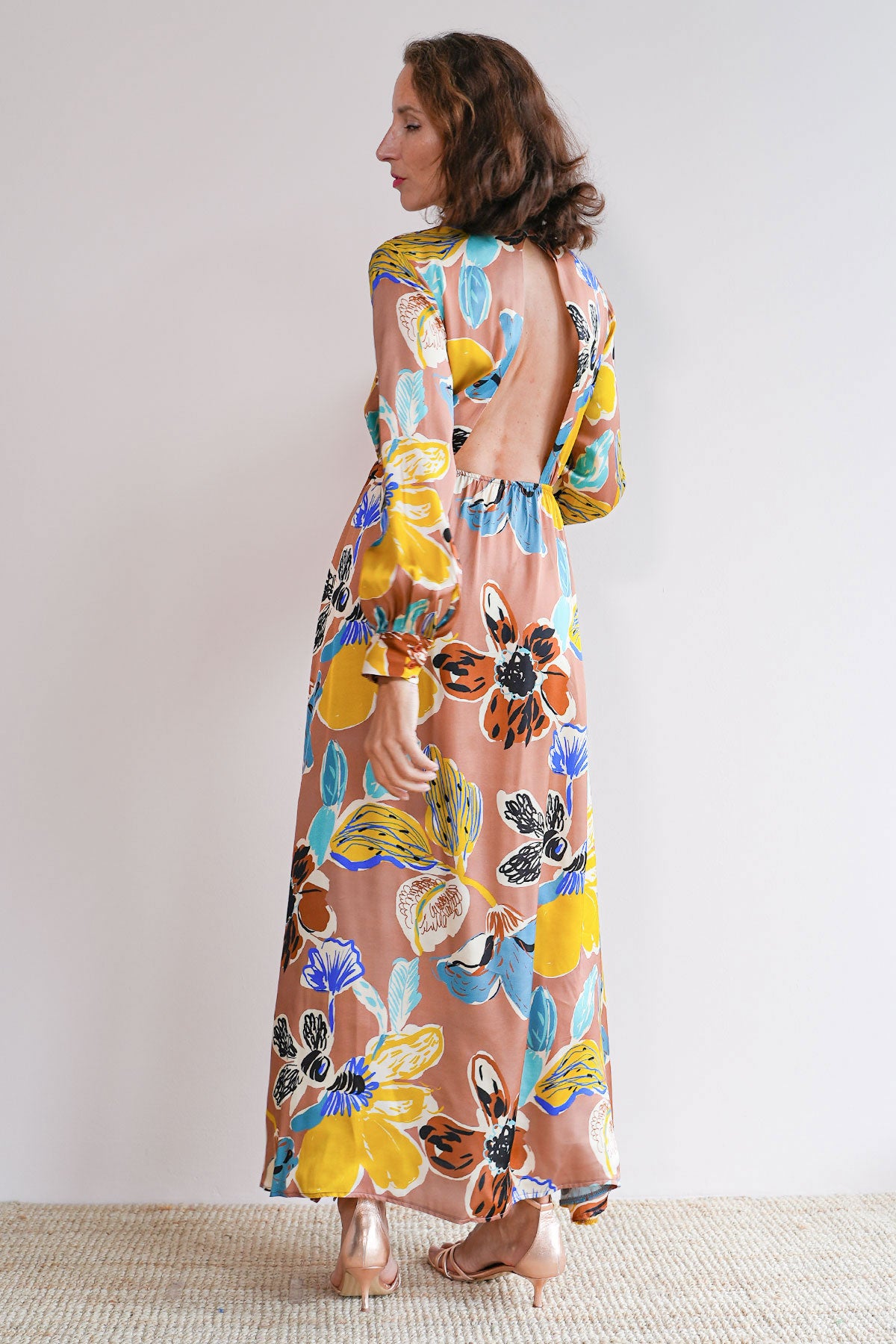 Maxi Kleid mit Cut-Out Detail