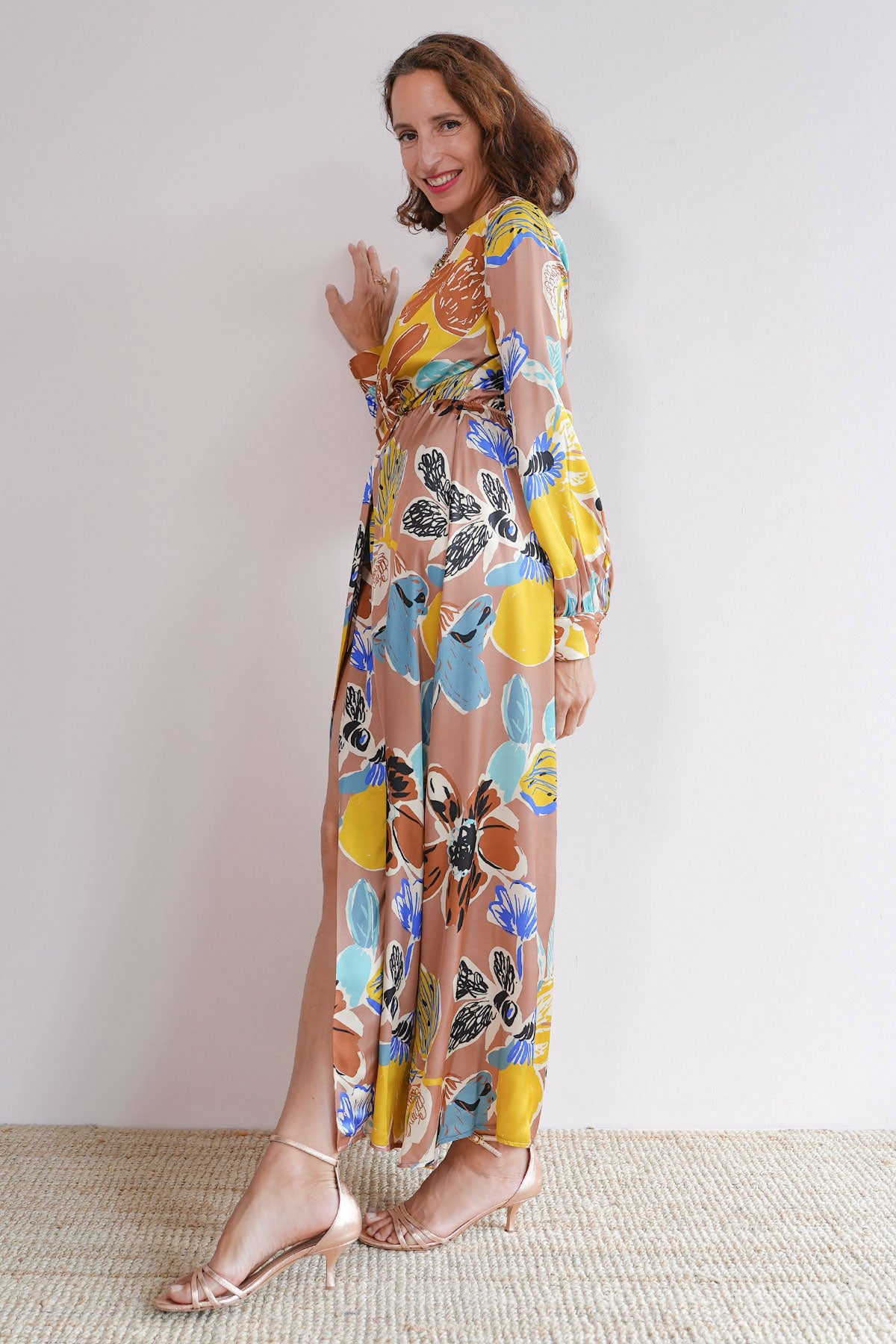 Maxi Kleid mit Cut-Out Detail