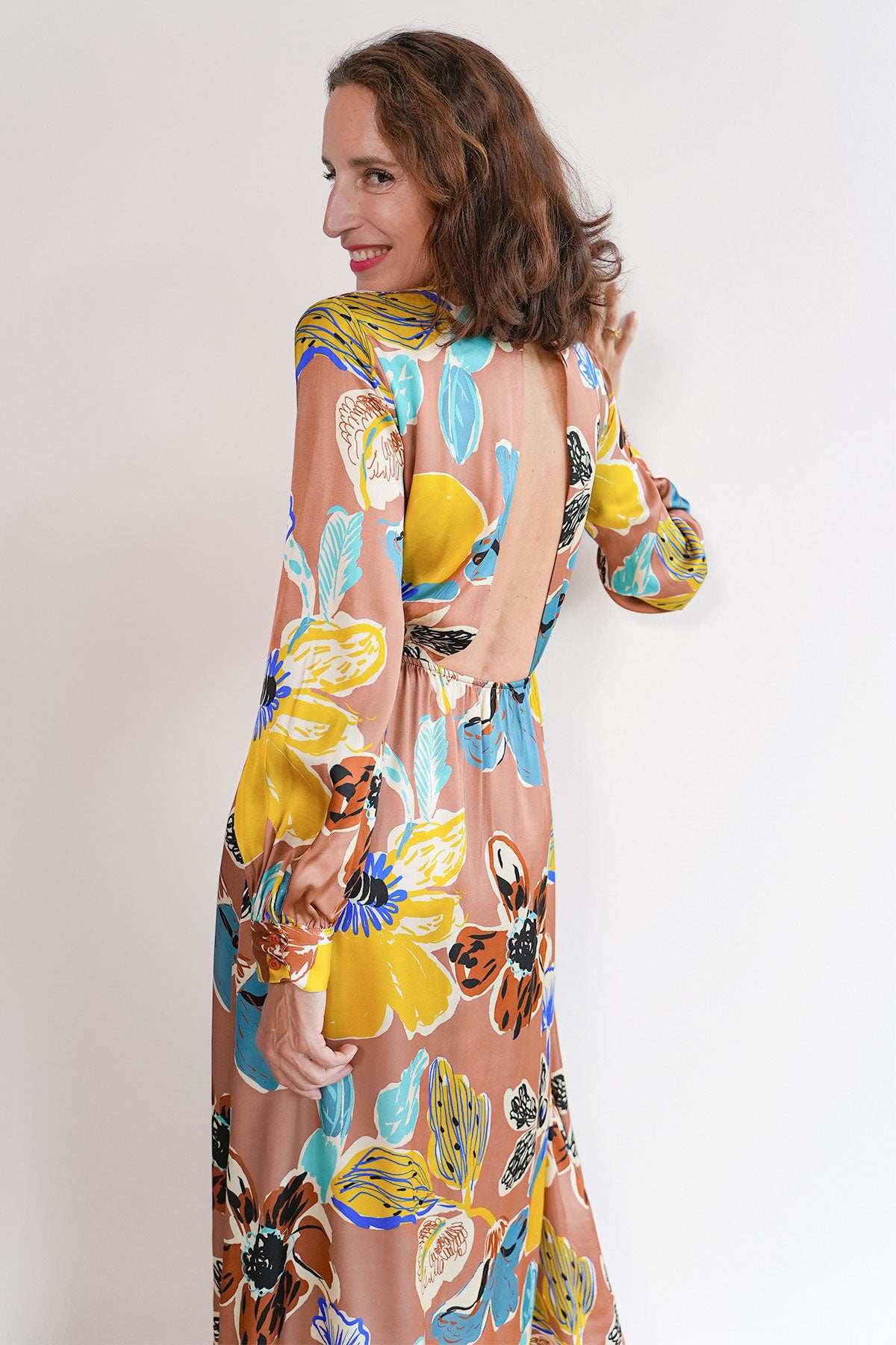 Maxi Kleid mit Cut-Out Detail