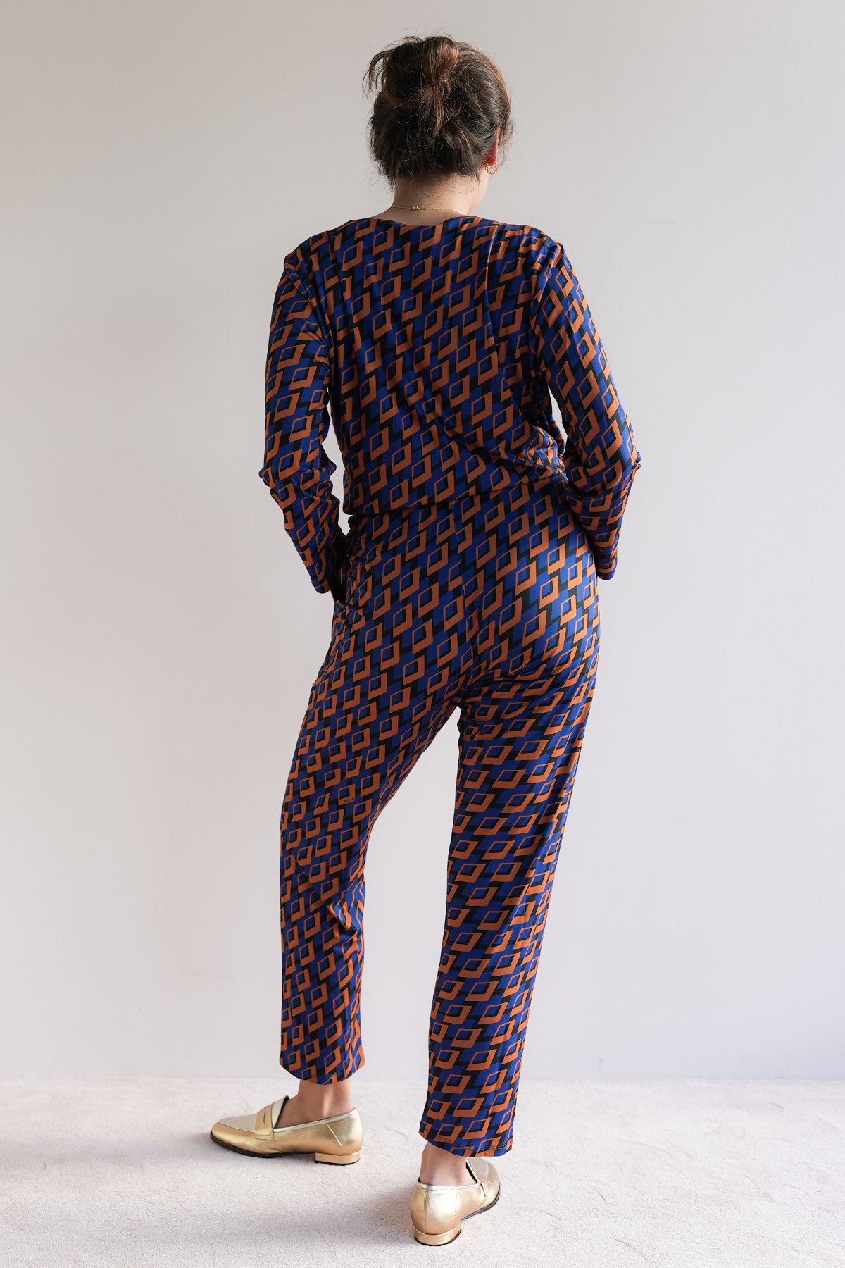Gemusterter Jumpsuit aus Stretch