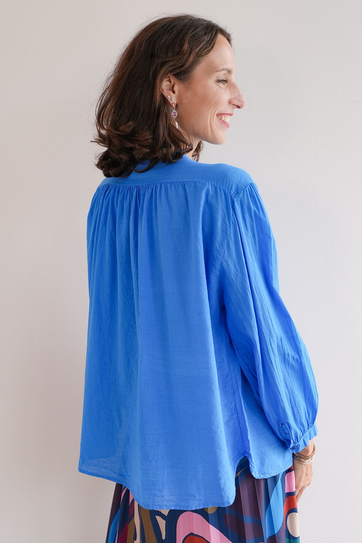Bluse mit Rüsche aus Voile