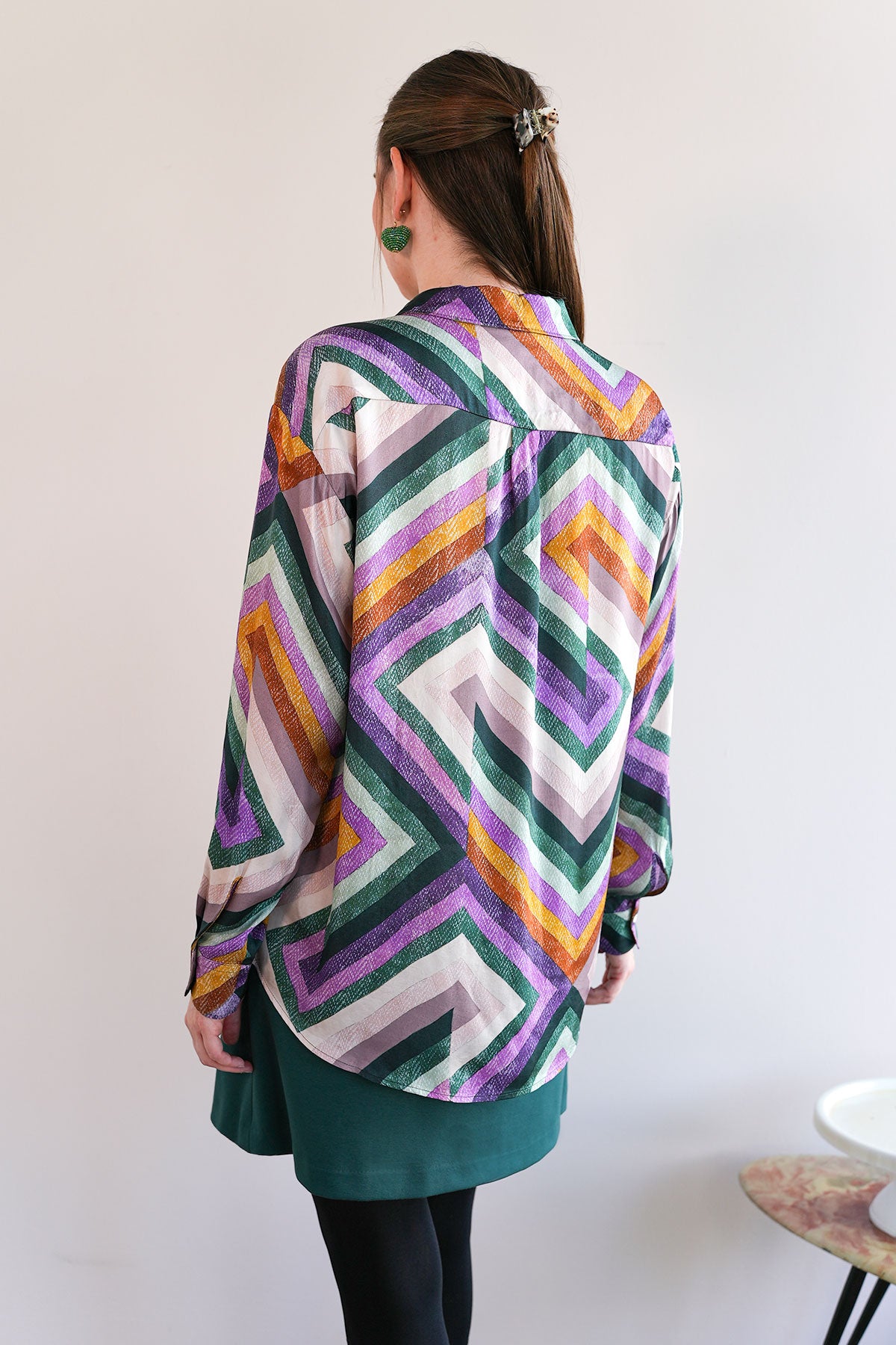Shirt mit geometrischem Print aus Viskose Satin