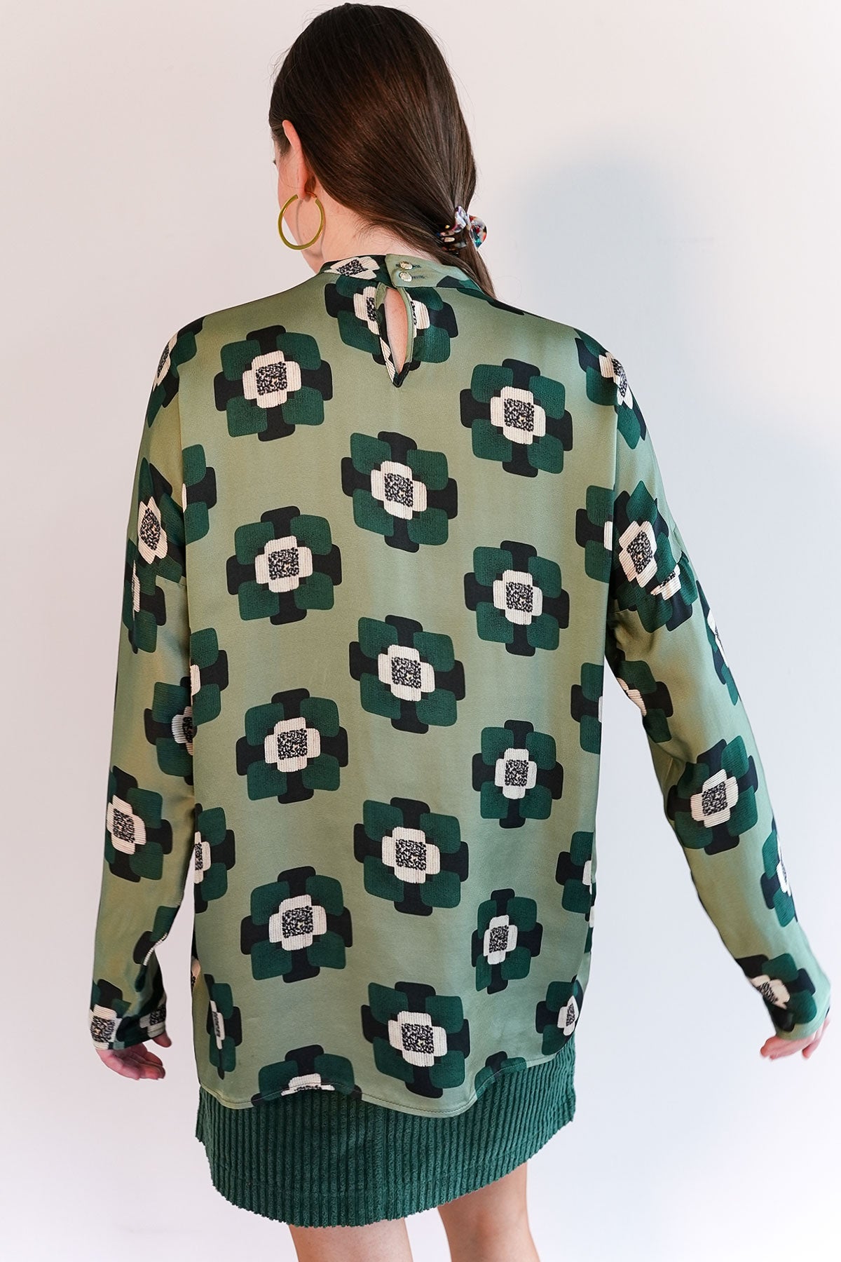Mock Neck Bluse mit Nackenverschluss