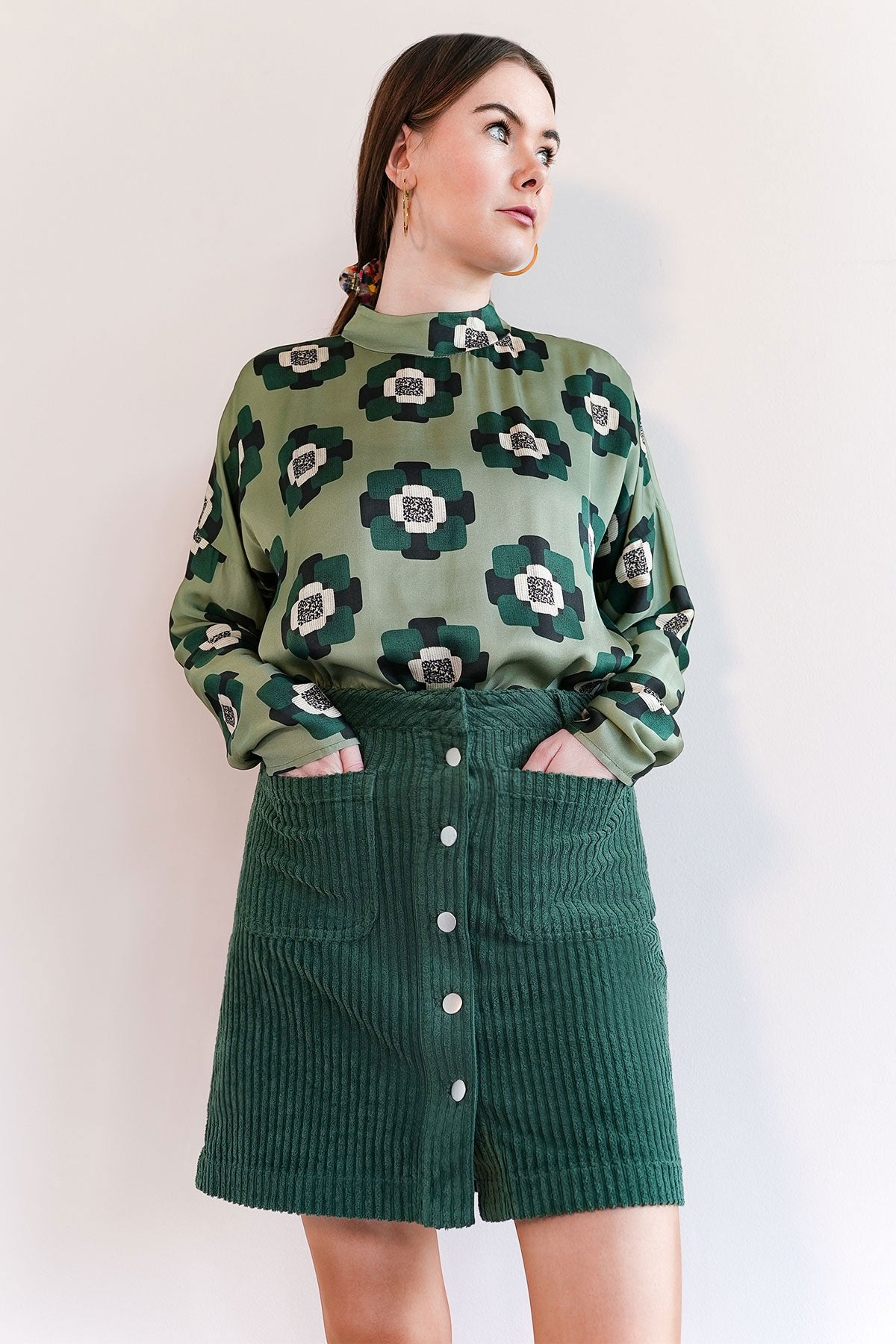 Mock Neck Bluse mit Nackenverschluss