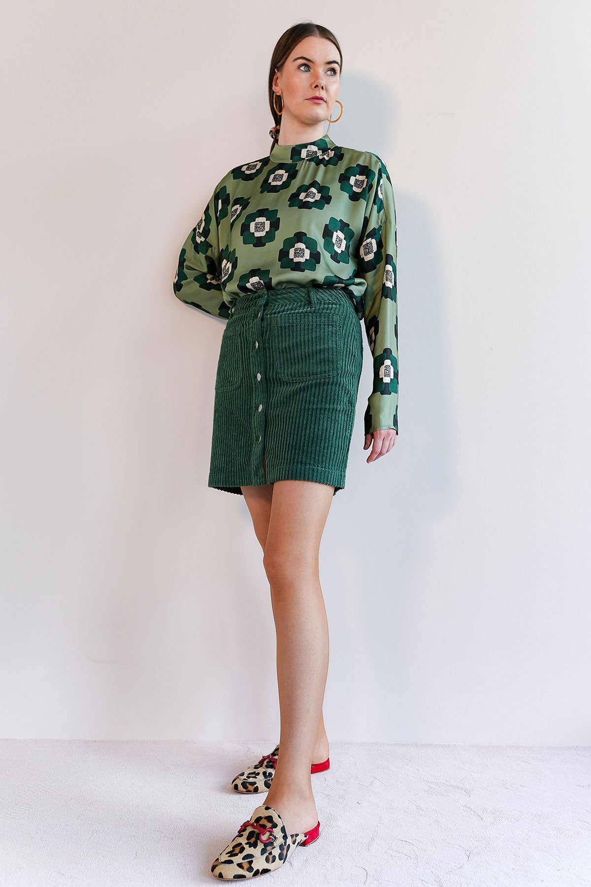 Mock Neck Bluse mit Nackenverschluss