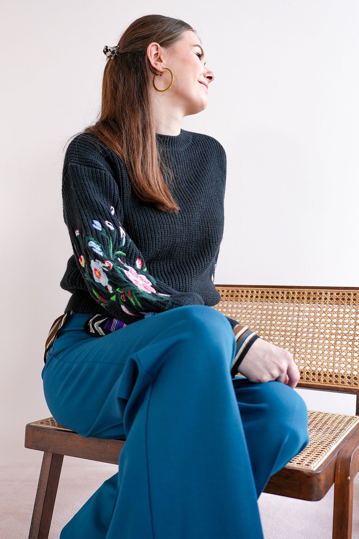 Pullover mit Blumenstickerei