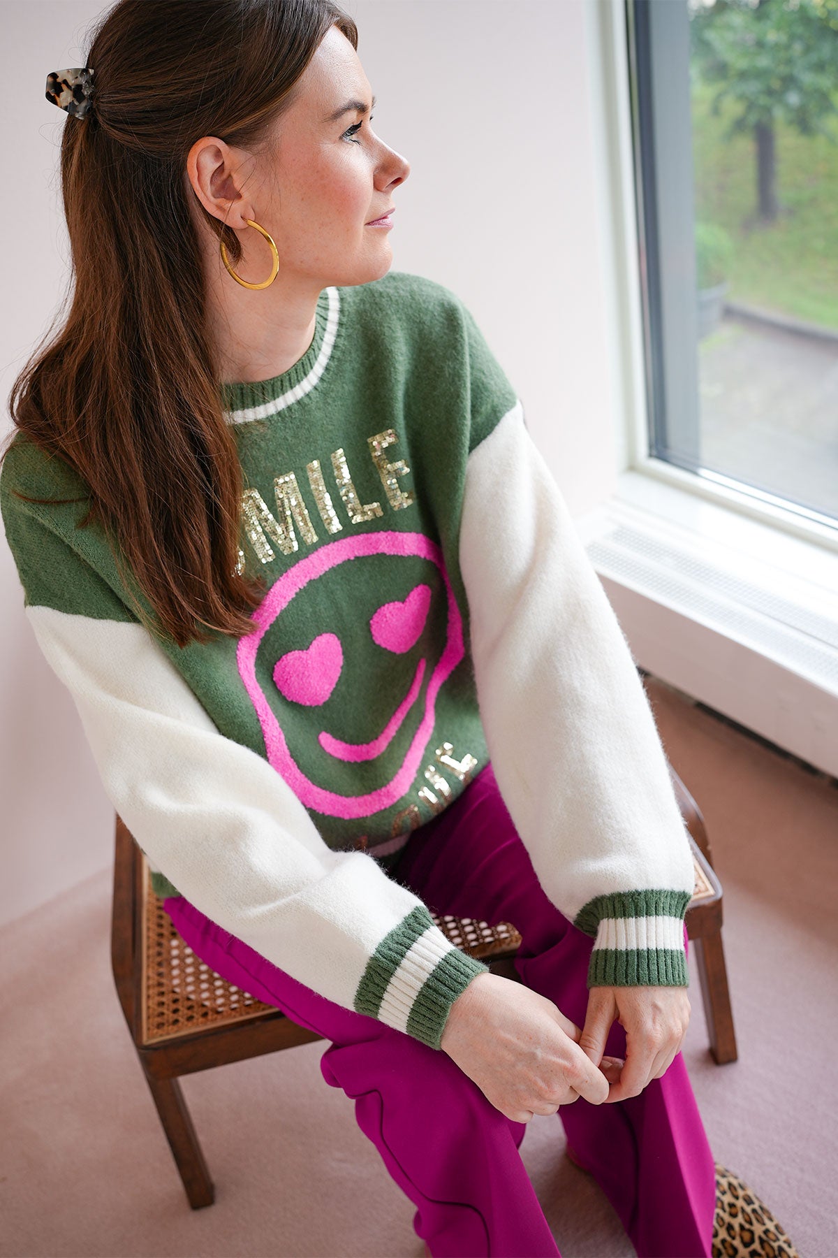Oversized Smiley Pullover aus kratzfreiem Kuschelstrick