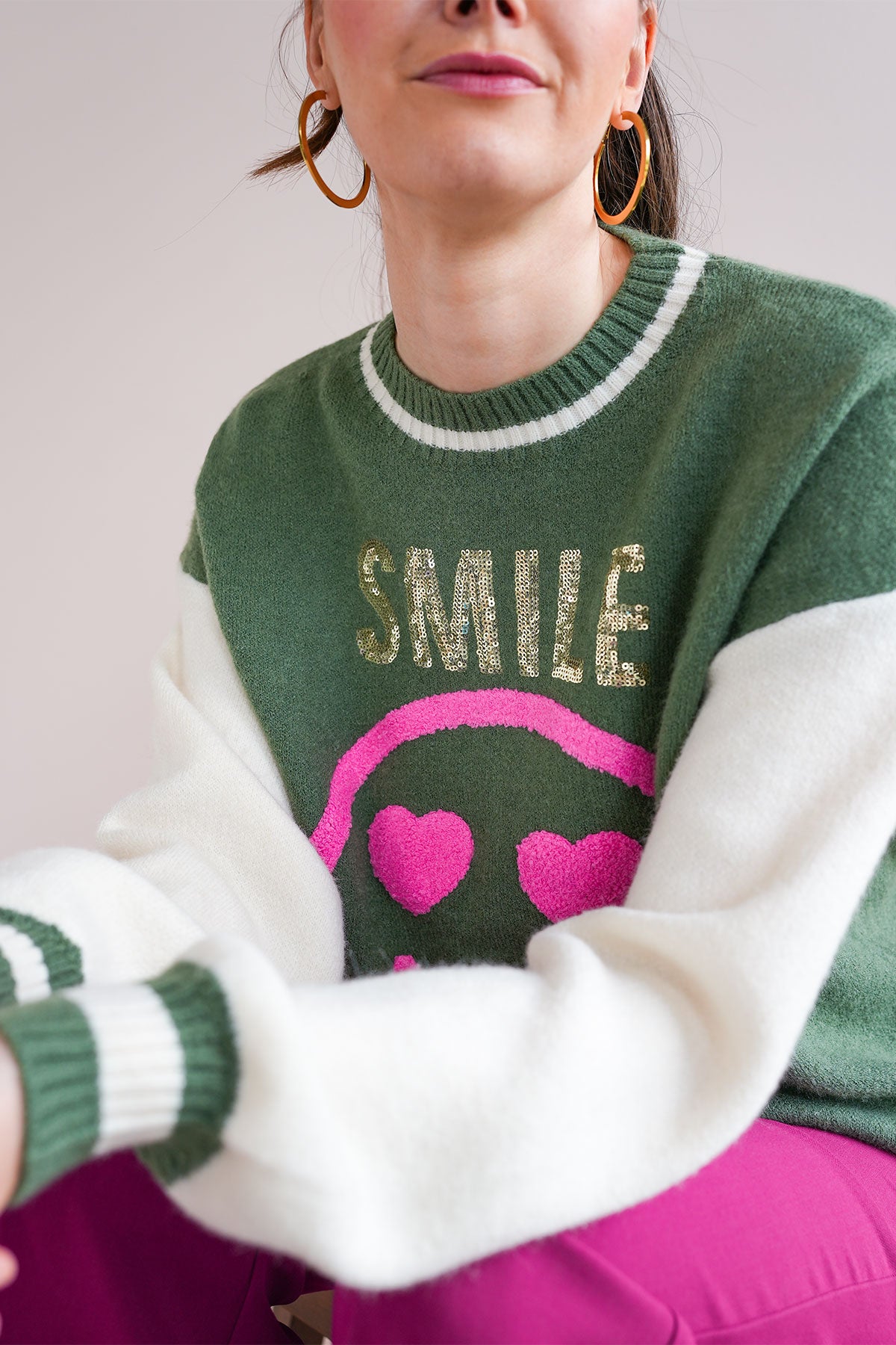 Strickpullover mit grossem Smiley und Glitzer-Pailletten