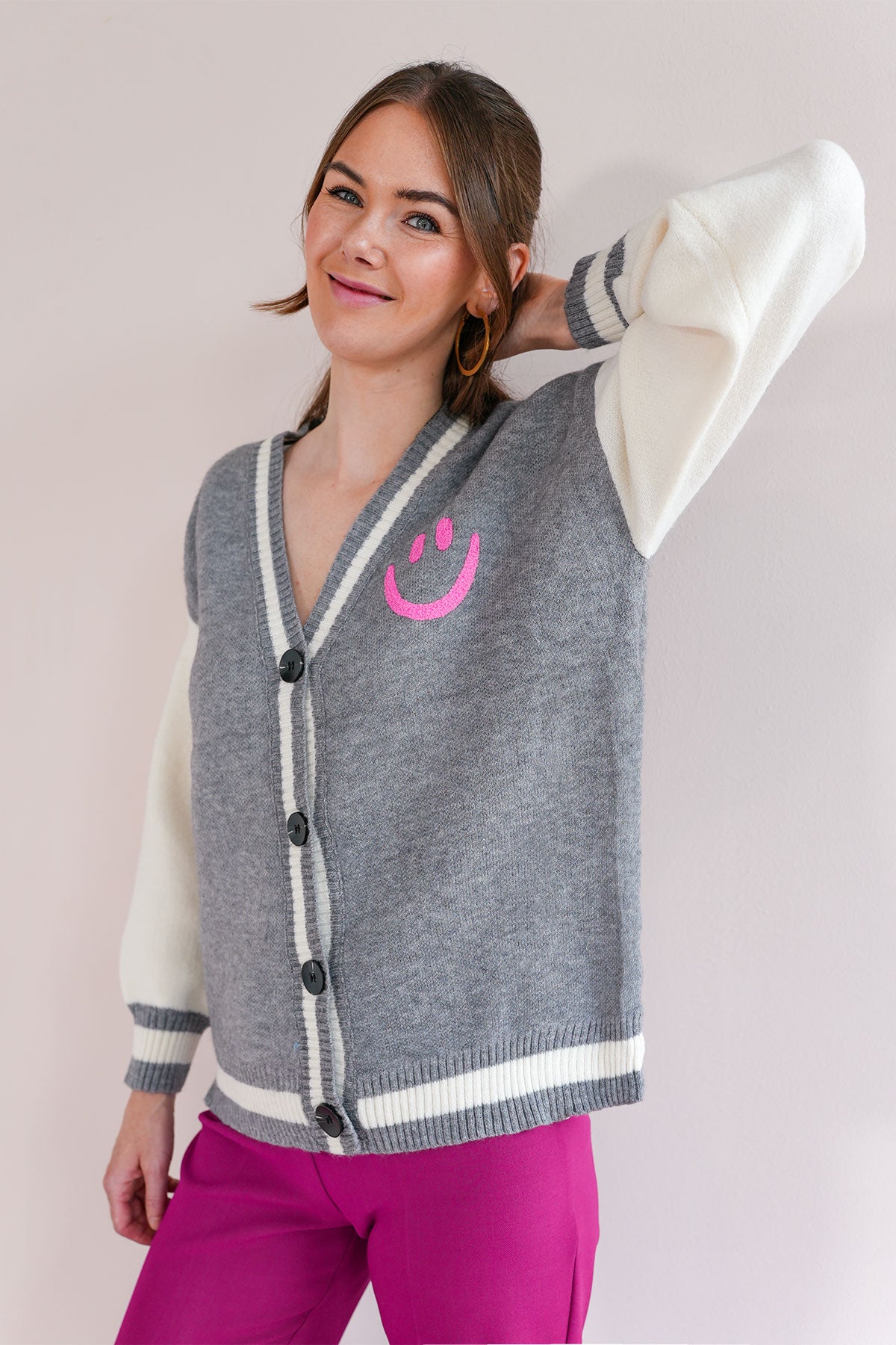 Oversized Smiley Cardigan aus kratzfreiem Kuschelstrick