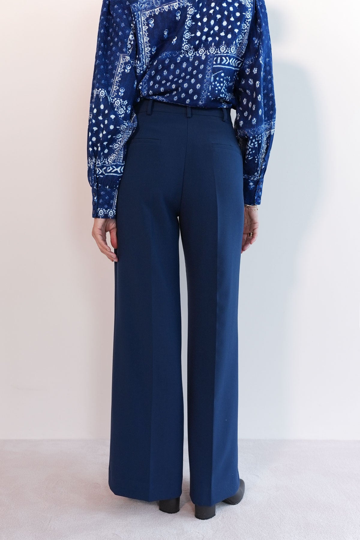 Elegante Hose mit weitem Bein