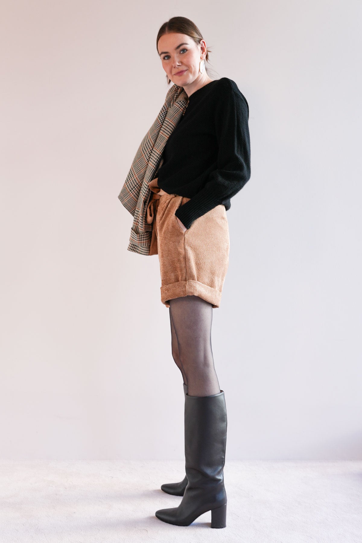 Paperbag Short in Breitcord