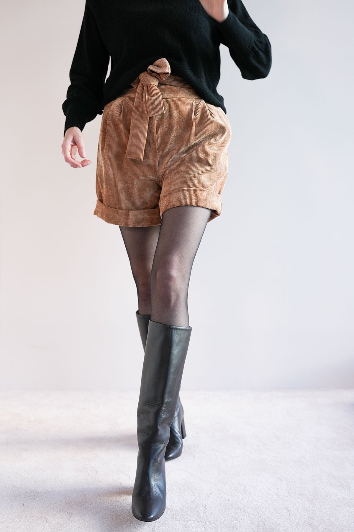 Paperbag Short in Breitcord