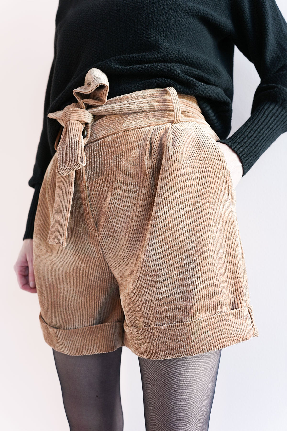 Paperbag Short in Breitcord