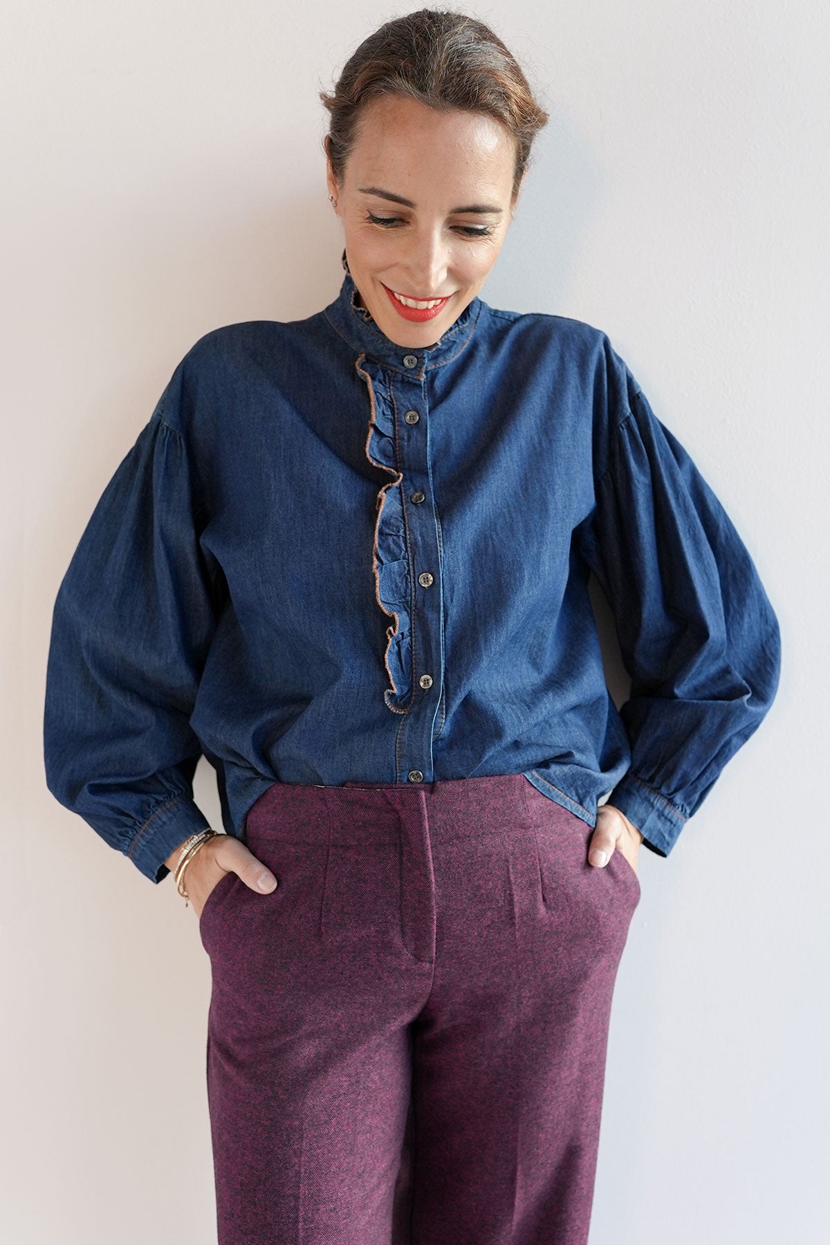 Jeansbluse mit Rüschen