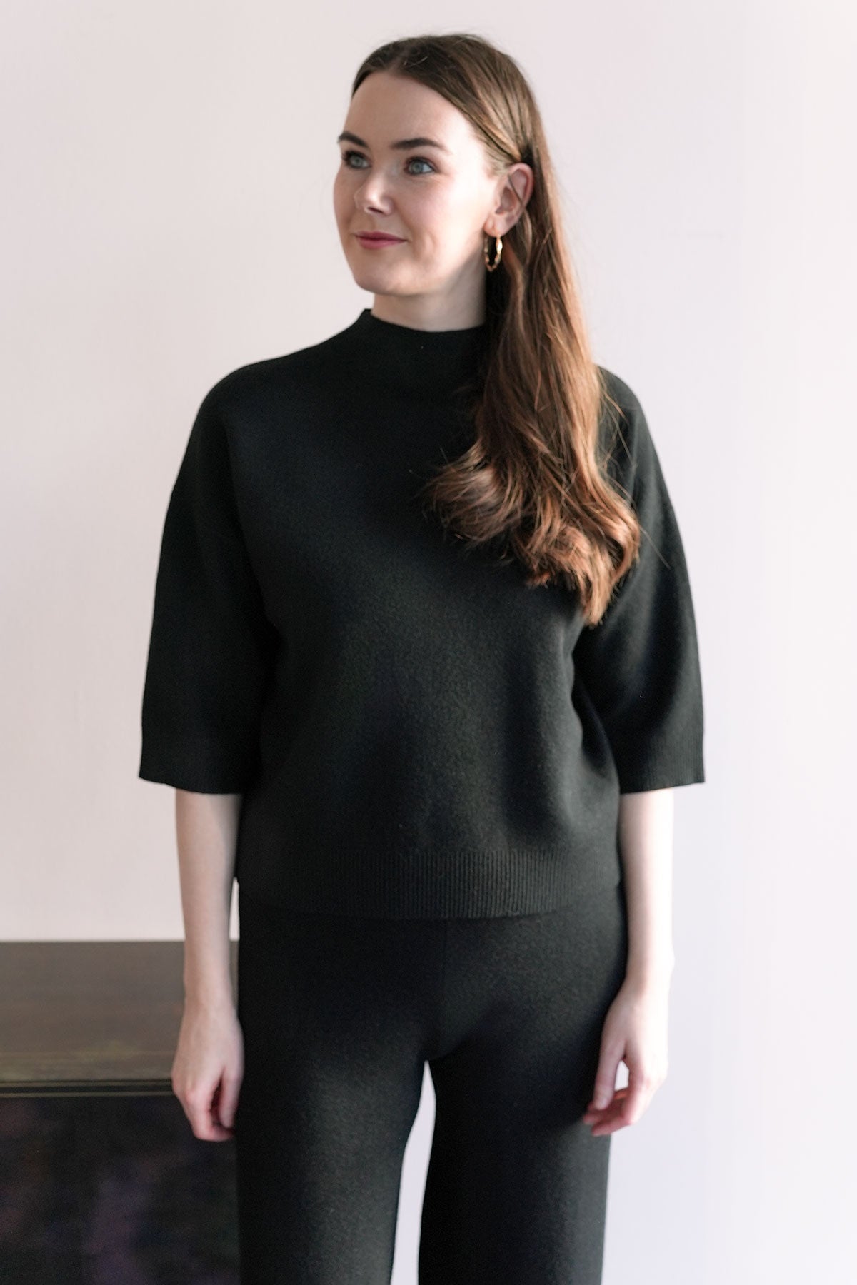 Mock-Neck Pullover aus Viskose-Knit Schwarz