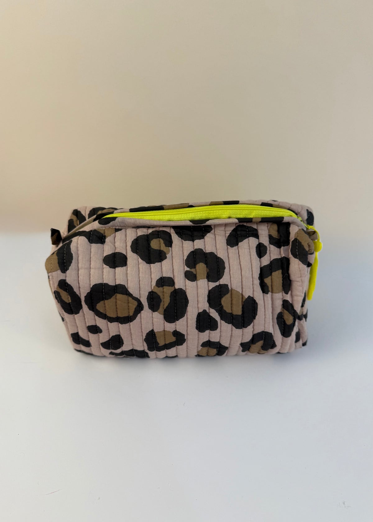 Kosmetik Tasche L gesteppt 'Leo-Beige'