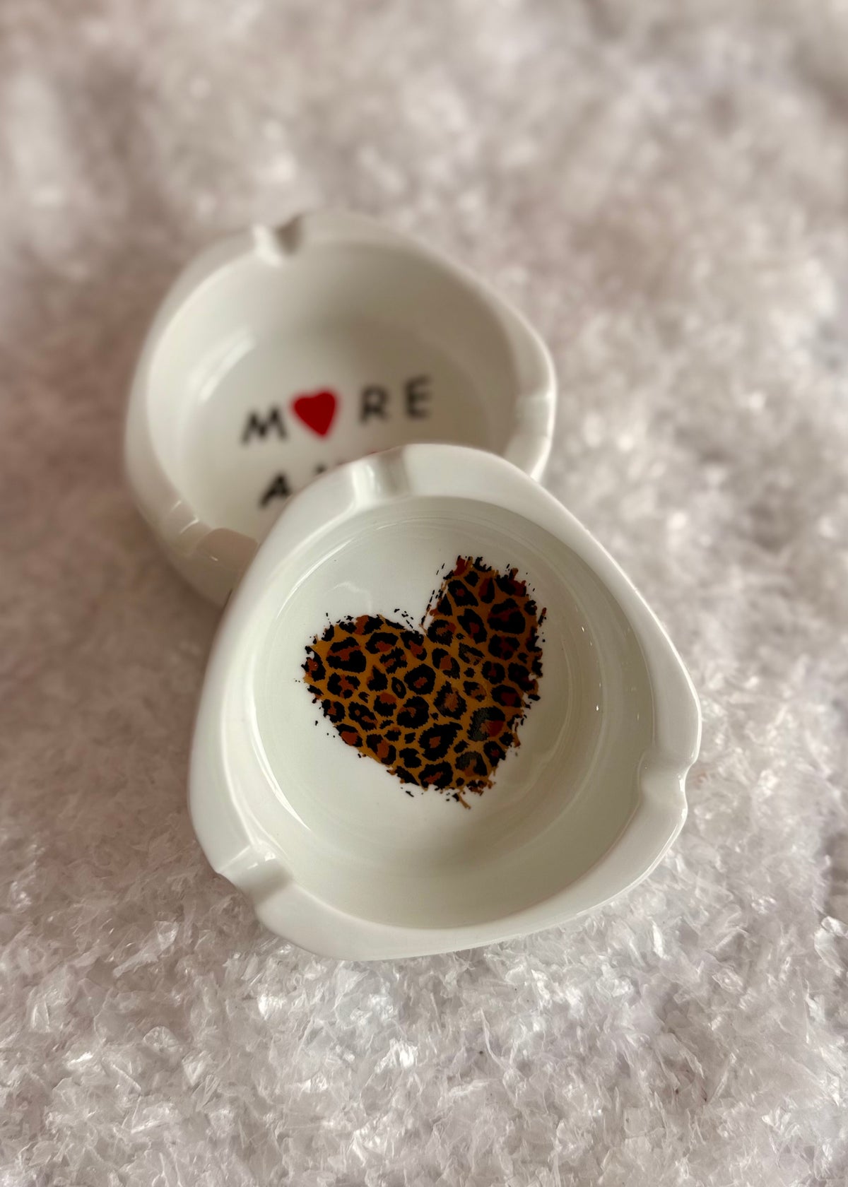 Porzellan Aschenbecher 'Leo-Herz'