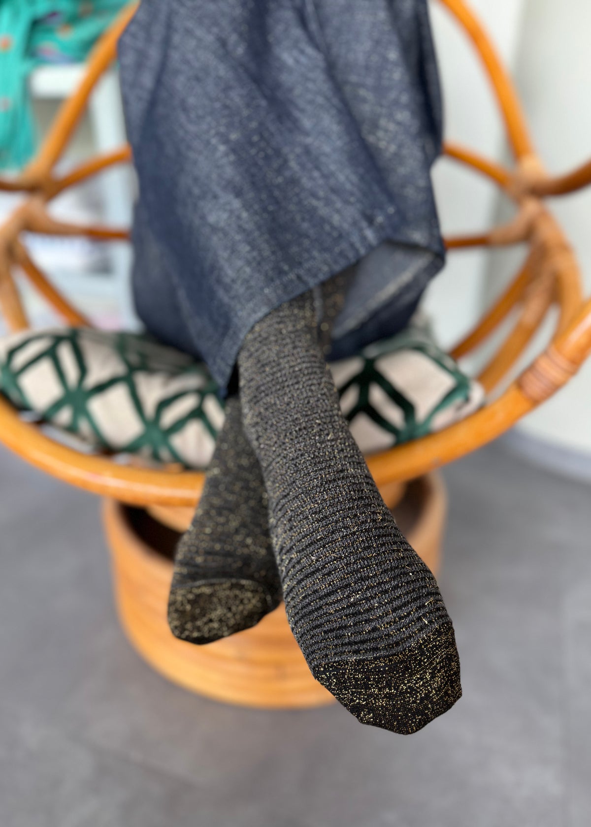 Socken gestreift mit Lurex &#39;Grau&#39;