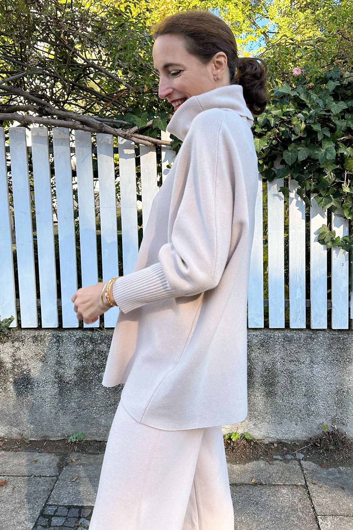Oversize Pullover aus Viskose-Knit Apricot