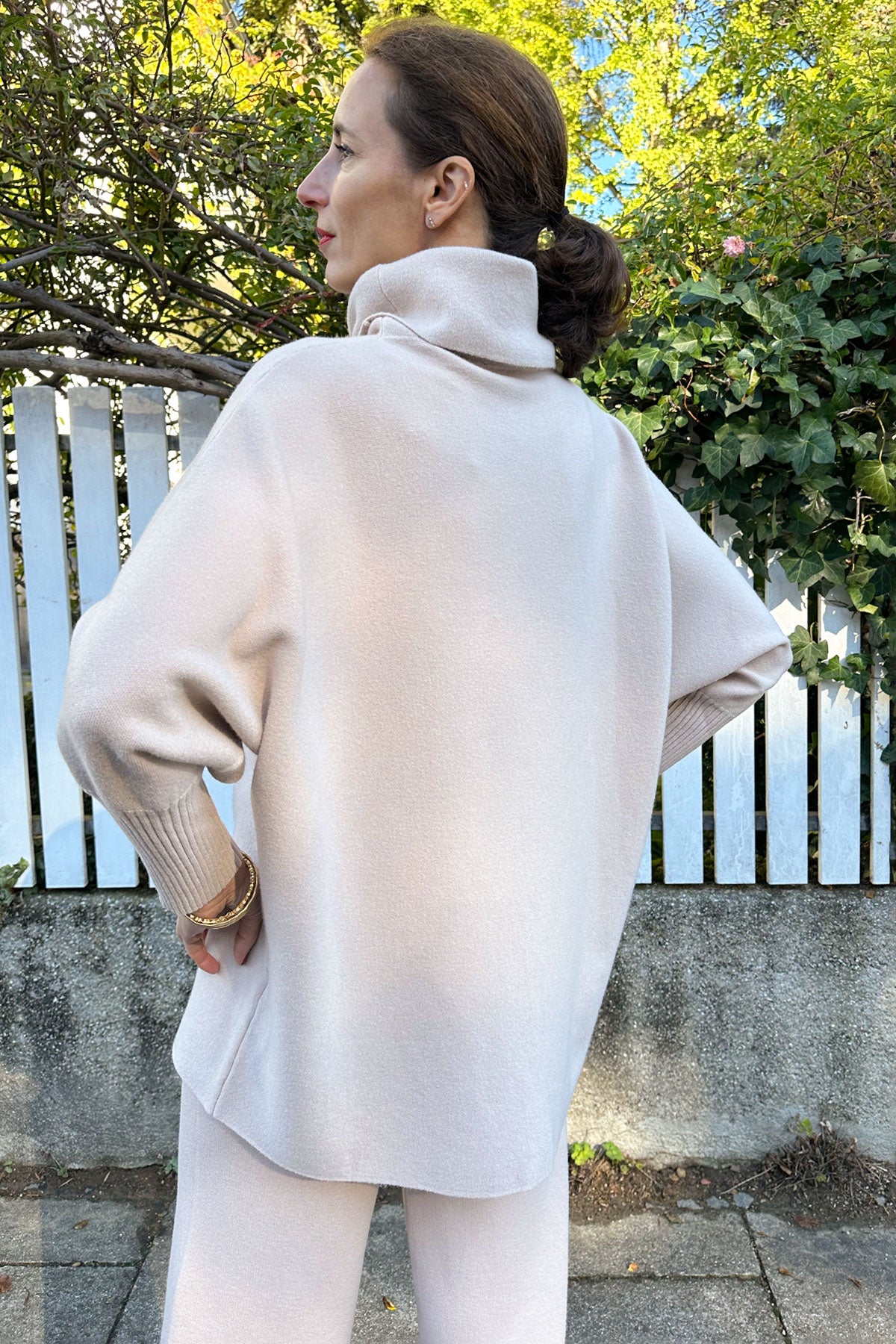 Oversize Pullover aus Viskose-Knit Apricot