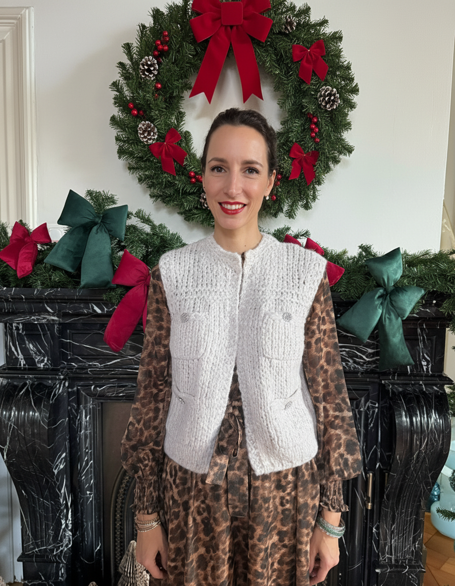 Strickweste mit Schmuckknöpfen 'Creme'