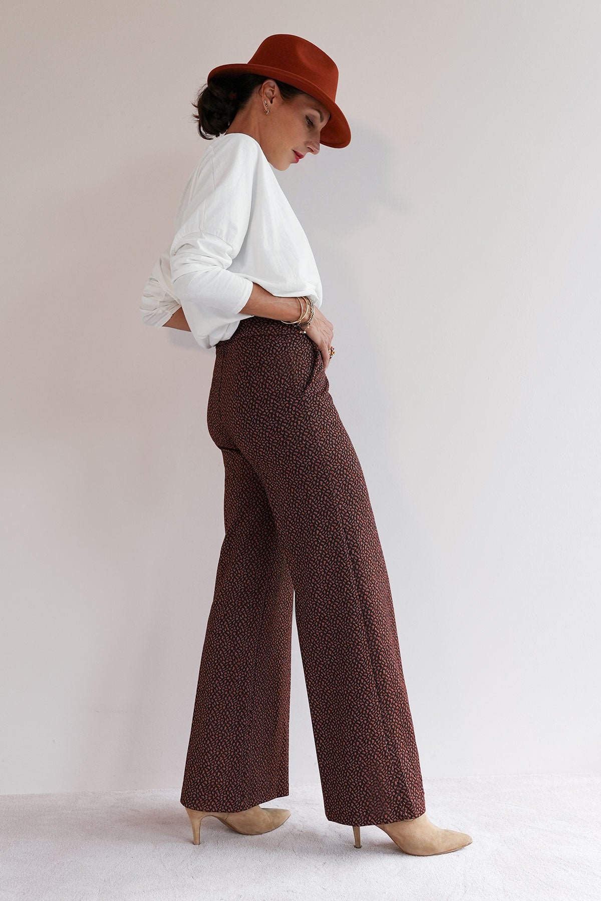 Gemusterte Hose mit Glitzergarn